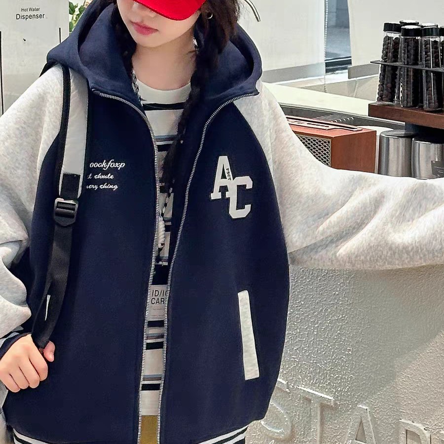 儿童拼色夹棉棒球服