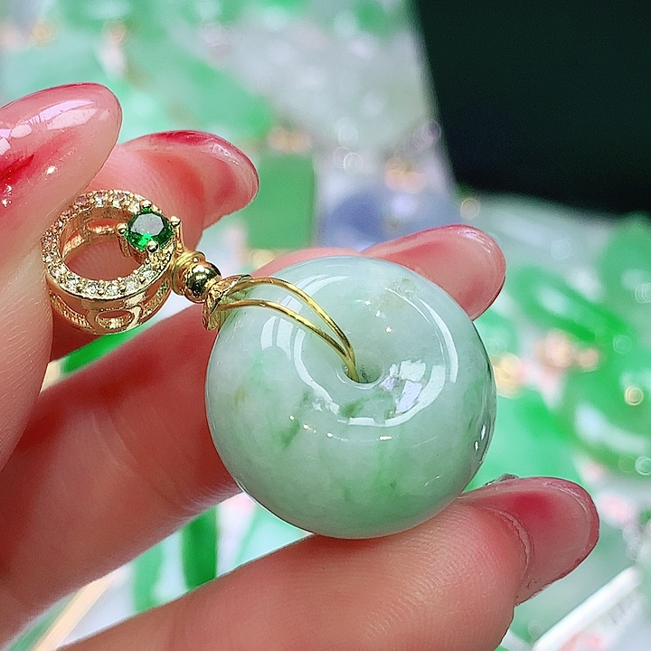 翡翠未镶嵌颈饰翡翠