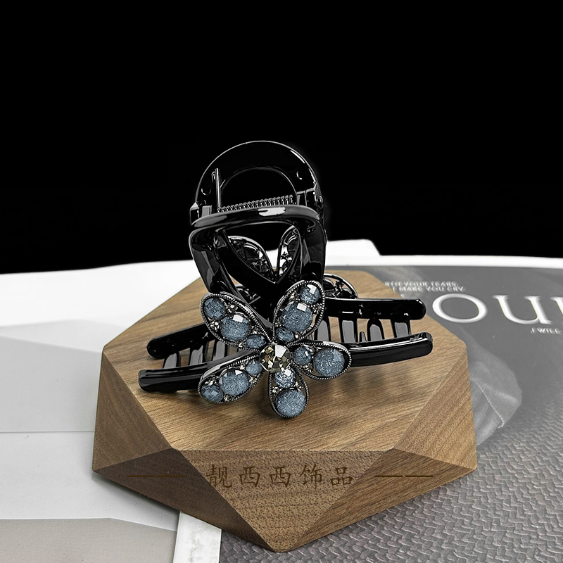 【LXX靓西西】329 设计风五瓣花气质时尚8厘米全盘抓夹