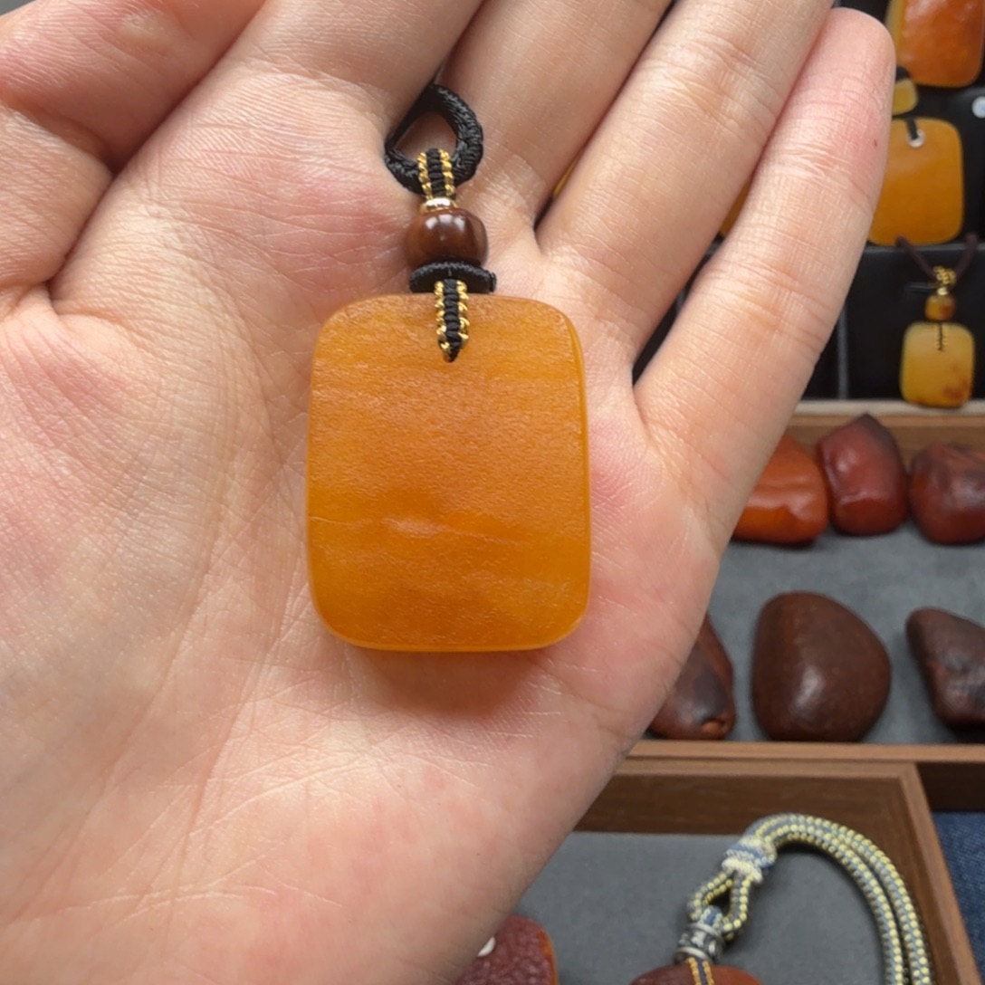 蜜蜡未镶嵌吊坠(赠链)