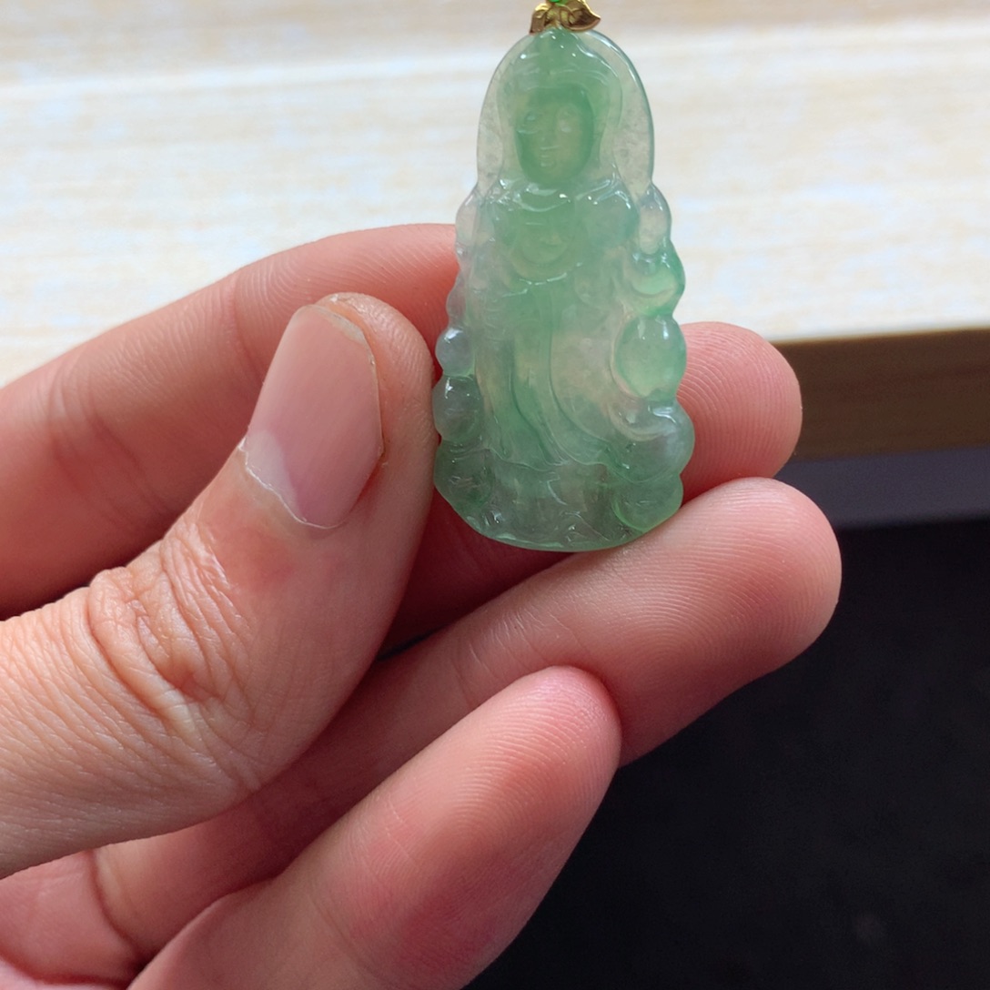 翡翠颈饰18K金镶嵌吊坠