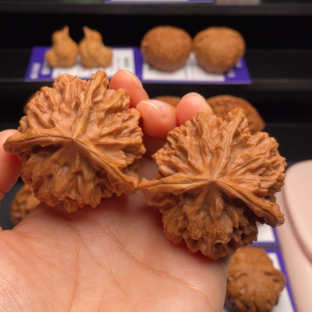 文玩核桃把件三棱52尺65.克