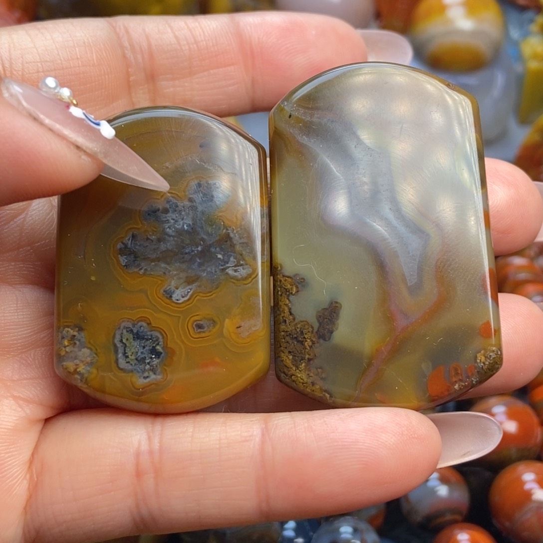 玛瑙/玉髓颈饰未镶嵌战国红