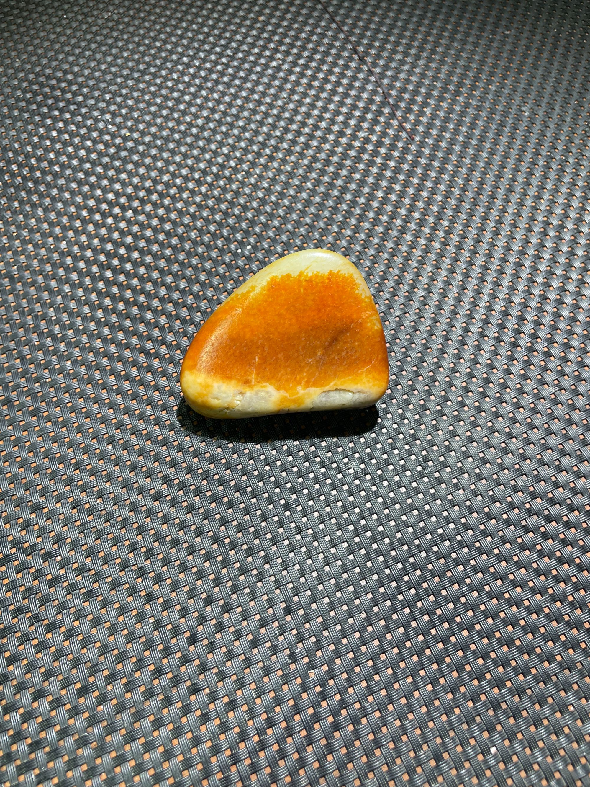 新疆和田玉天然原石把件