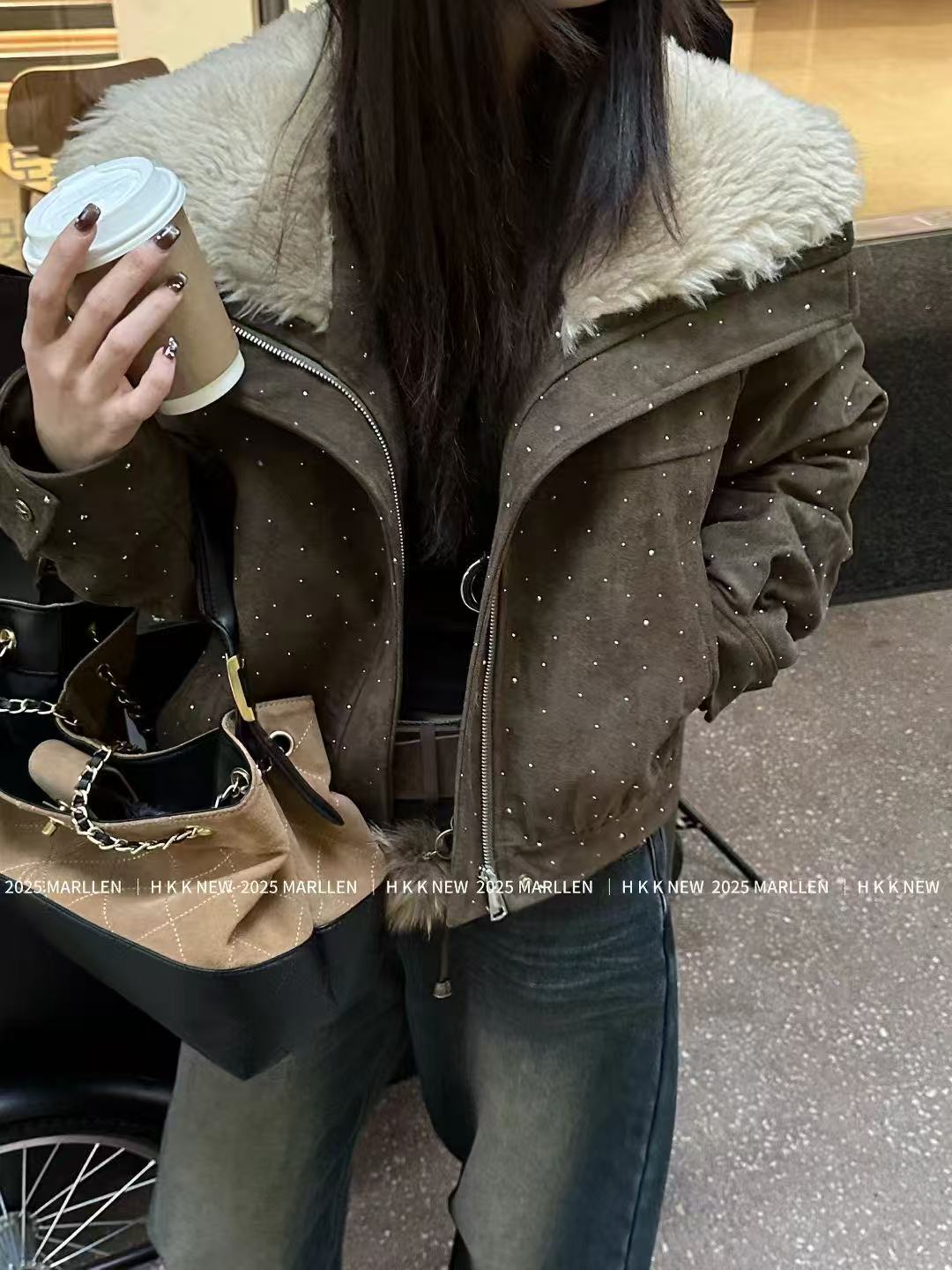 东大门精选2599款羊羔毛大翻领亮晶晶90绒短款外套女冬季