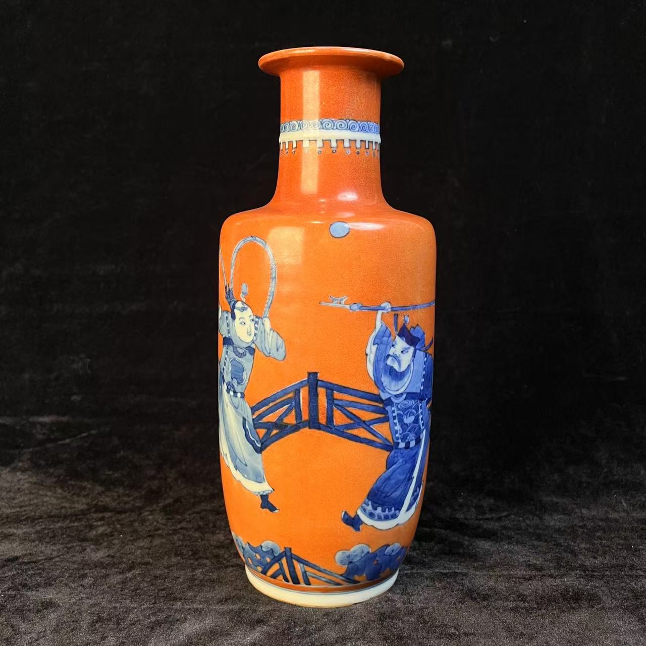 民国红釉人物棒槌瓶