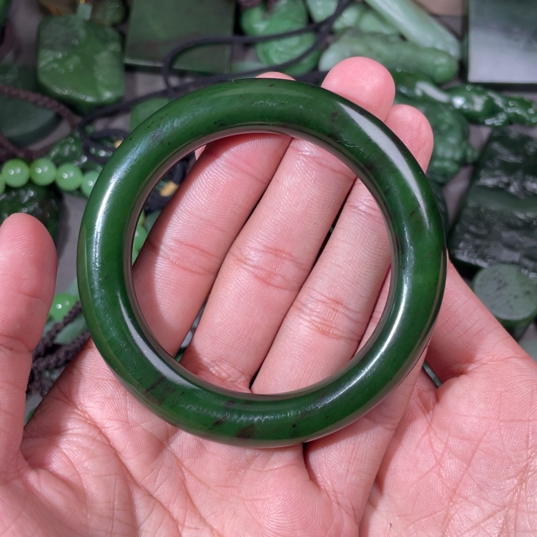 和田玉（碧玉）颈饰未镶嵌