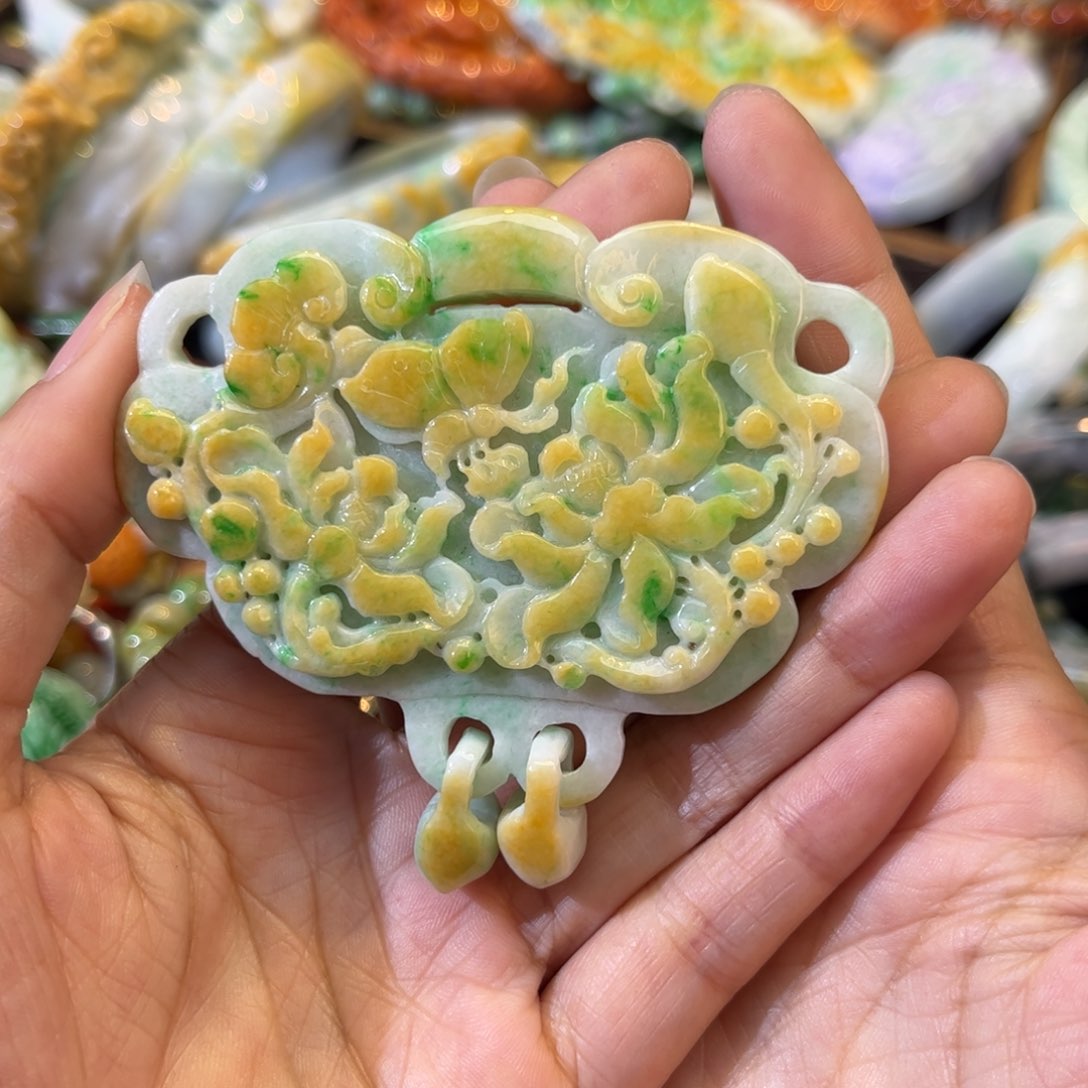 翡翠颈饰未镶嵌待编款