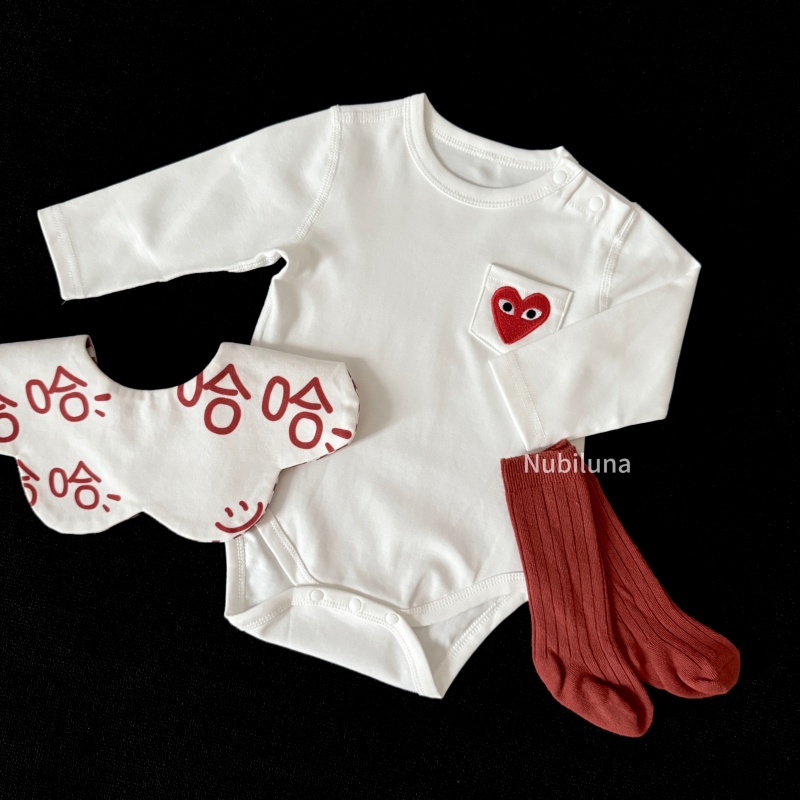 炽热的爱｜Nubiluna春秋新品婴儿A类高弹爱心刺绣套头长袖包屁衣