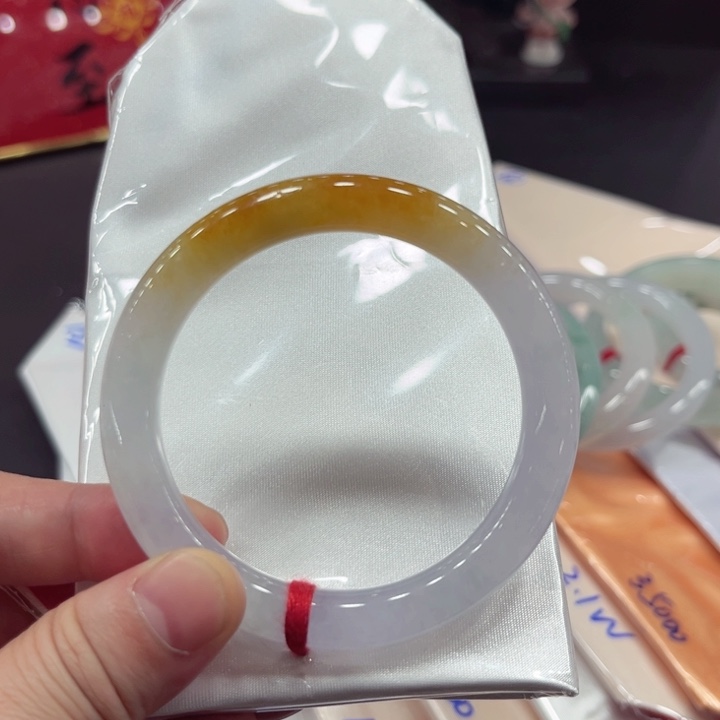 翡翠手镯未镶嵌52.8圆