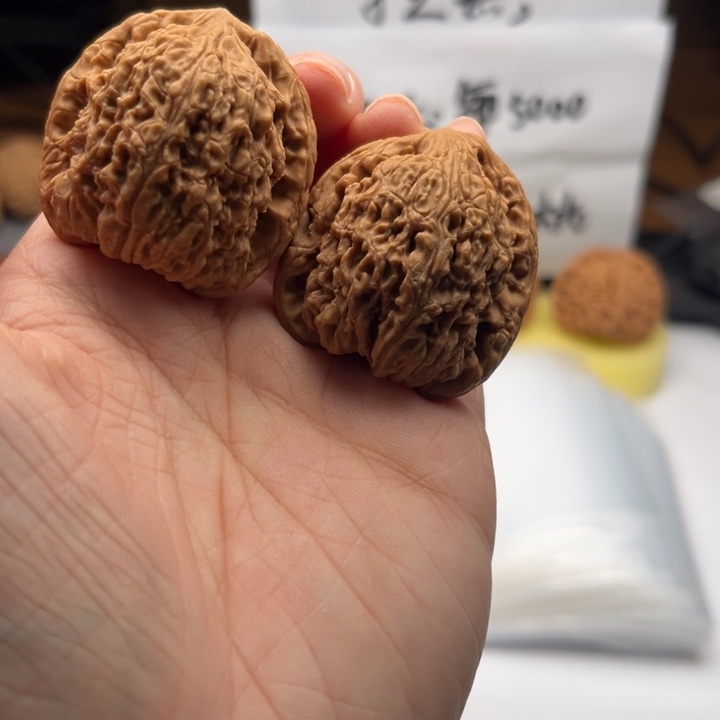 v***D文玩核桃吊坠南疆36