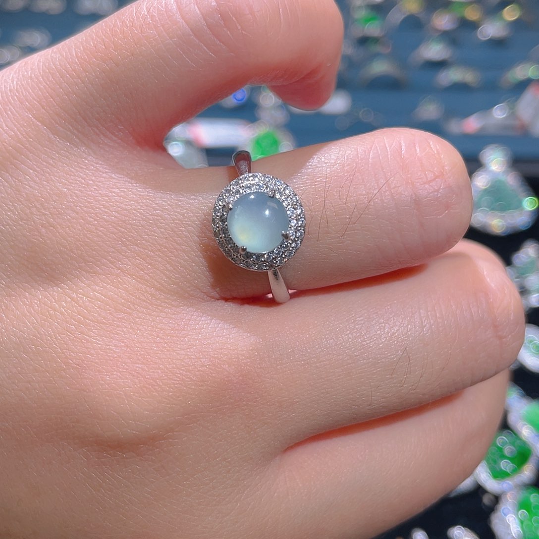 未镶嵌戒指翡翠戒指