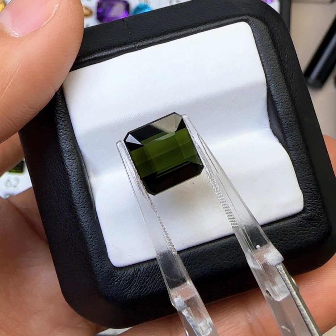 碧玺珠宝半成品未镶嵌天然 5.62克拉