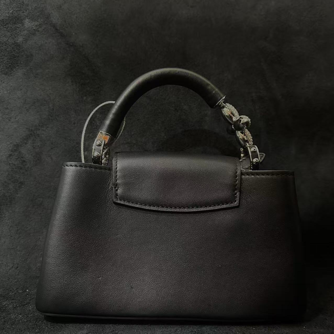 LQ-2025爆款-刘亦菲西湖同款-小卡钻手提黑色【钻花手柄】10974