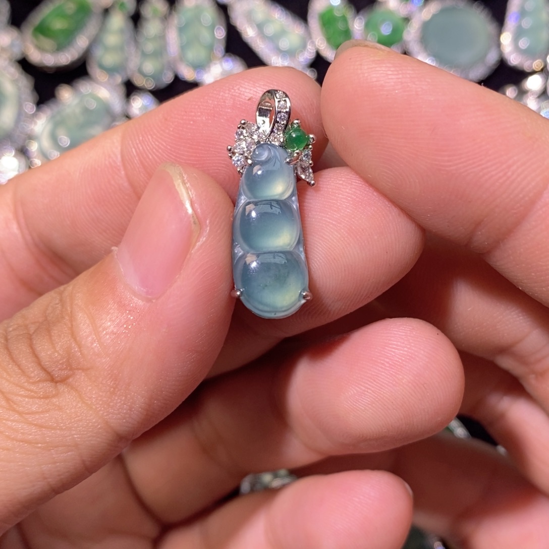 翡翠未镶嵌颈饰天然