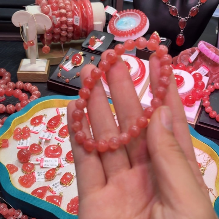 菱锰矿（红纹石）18K金镶嵌颈饰