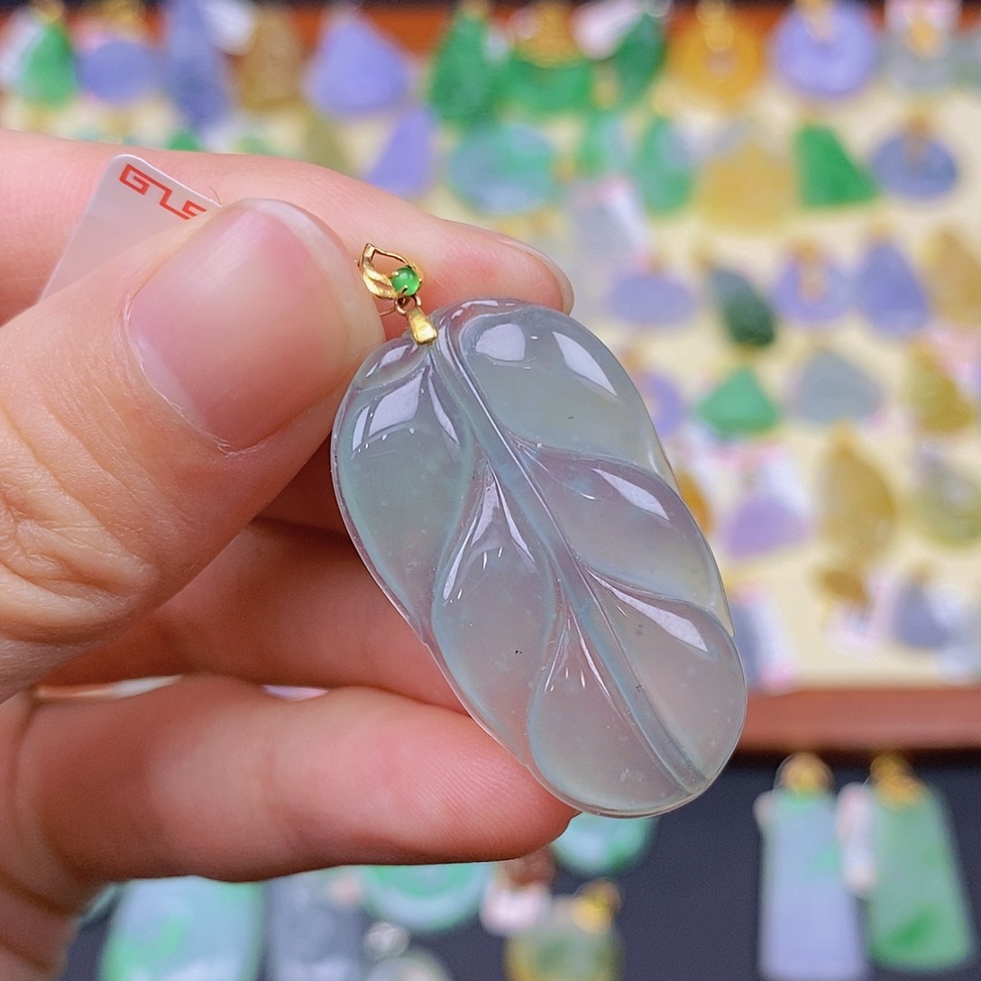 翡翠颈饰18K金镶嵌翡翠