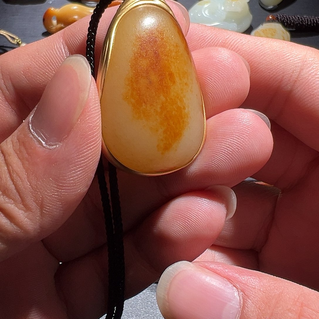 和田玉未镶嵌颈饰昆