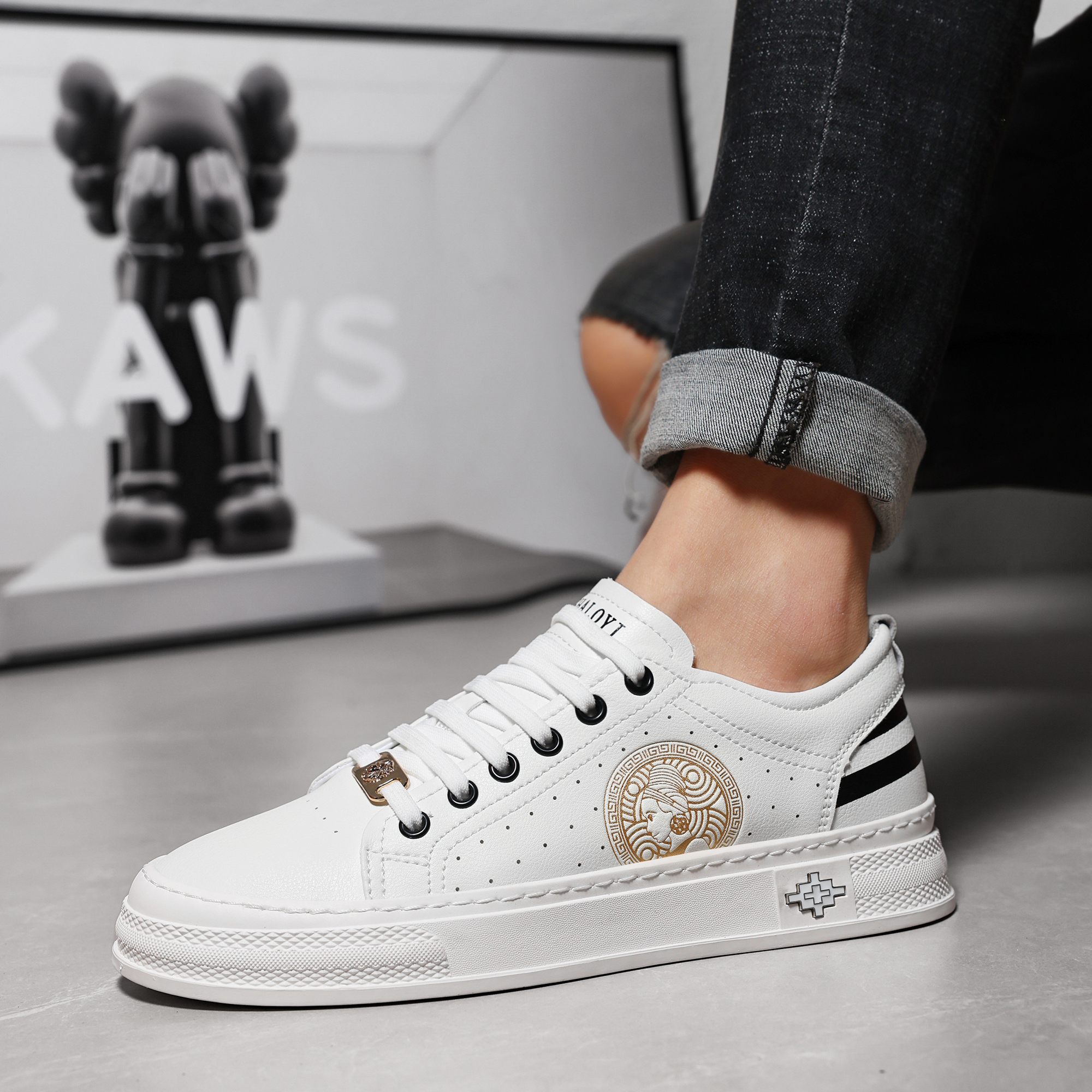 休闲板鞋低帮百搭小白鞋潮流板鞋冬季9888-2