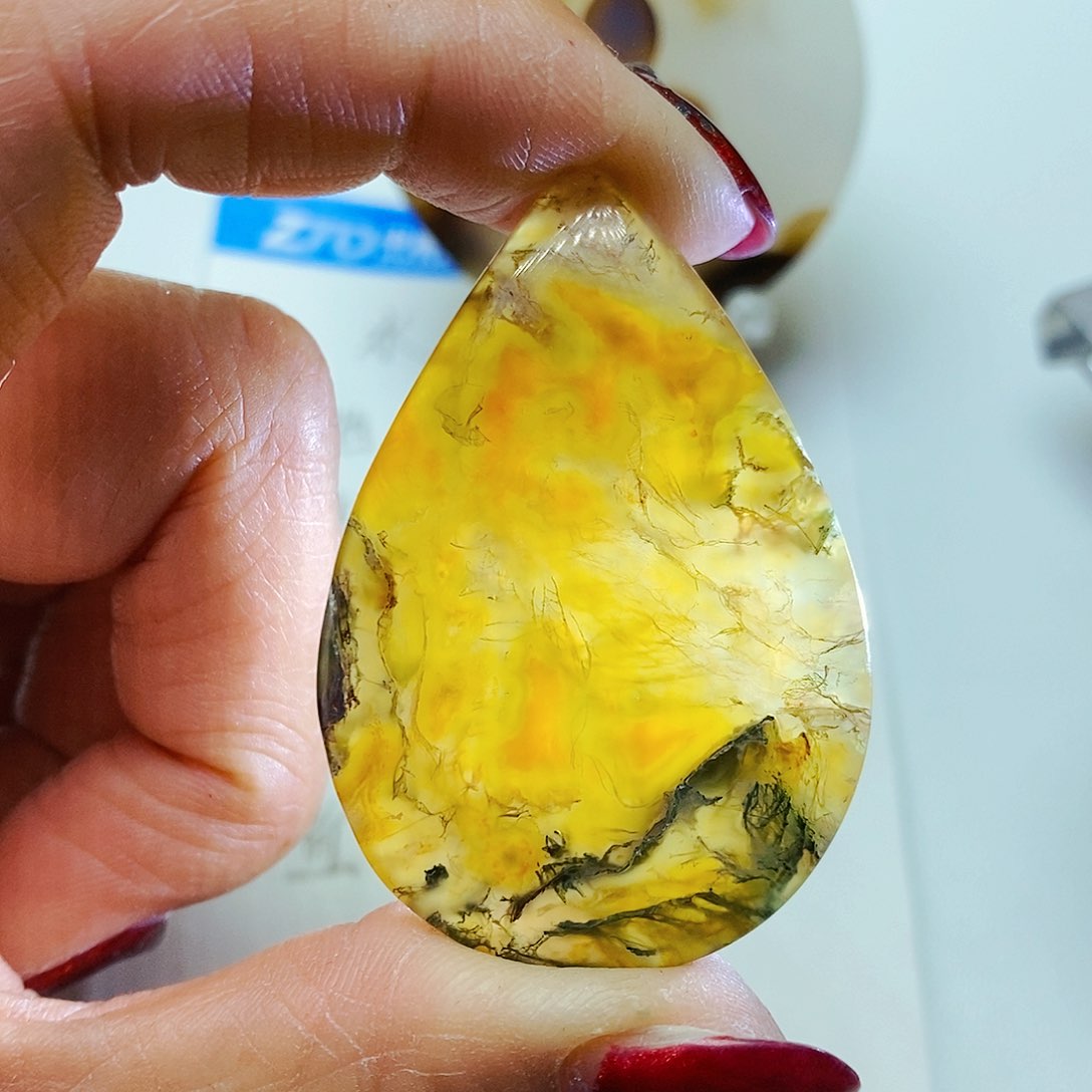 玛瑙/玉髓颈饰未镶嵌家**金