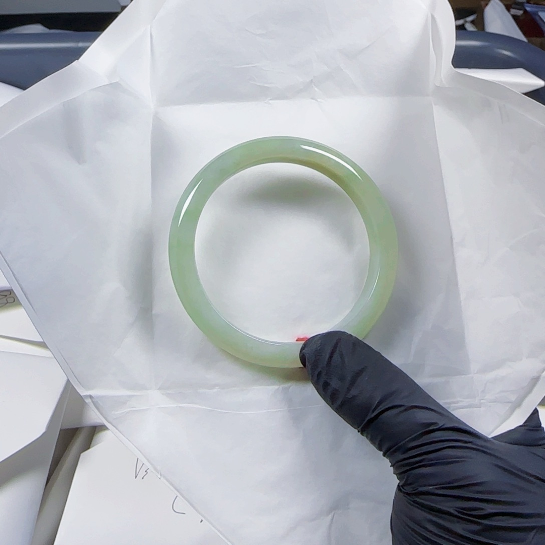 翡翠手镯未镶嵌一**茶