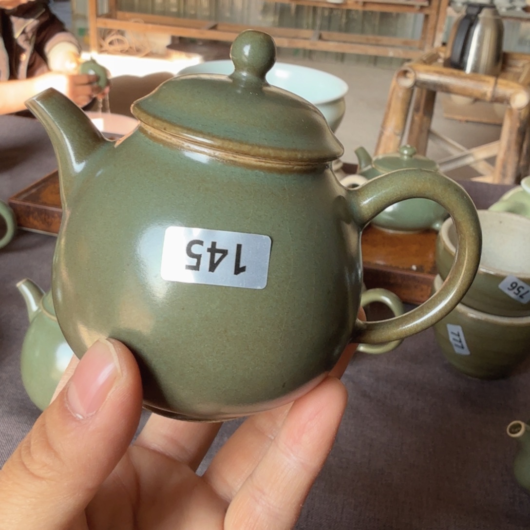 L***！绿釉壶容量100毫升