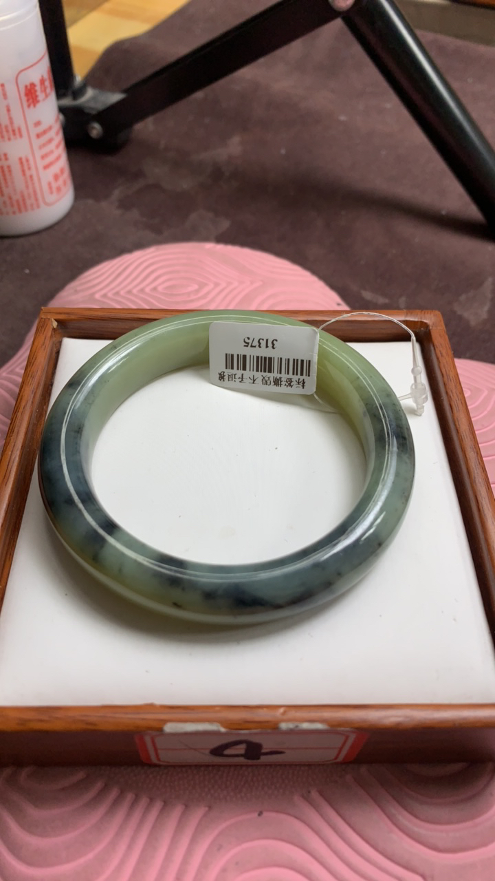 天然和田玉手镯且烟紫57.1