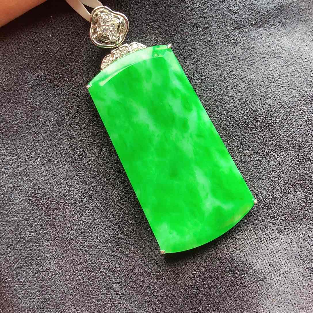 翡翠颈饰铂Pt950镶嵌孙**?上新