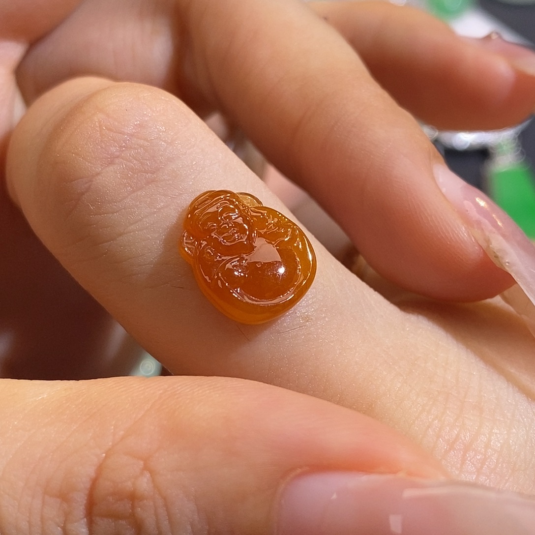 翡翠未镶嵌颈饰财神