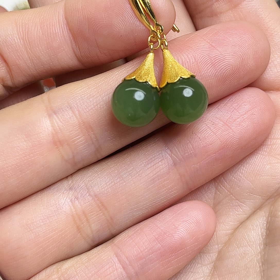 用***8和田玉银S925镶嵌耳饰