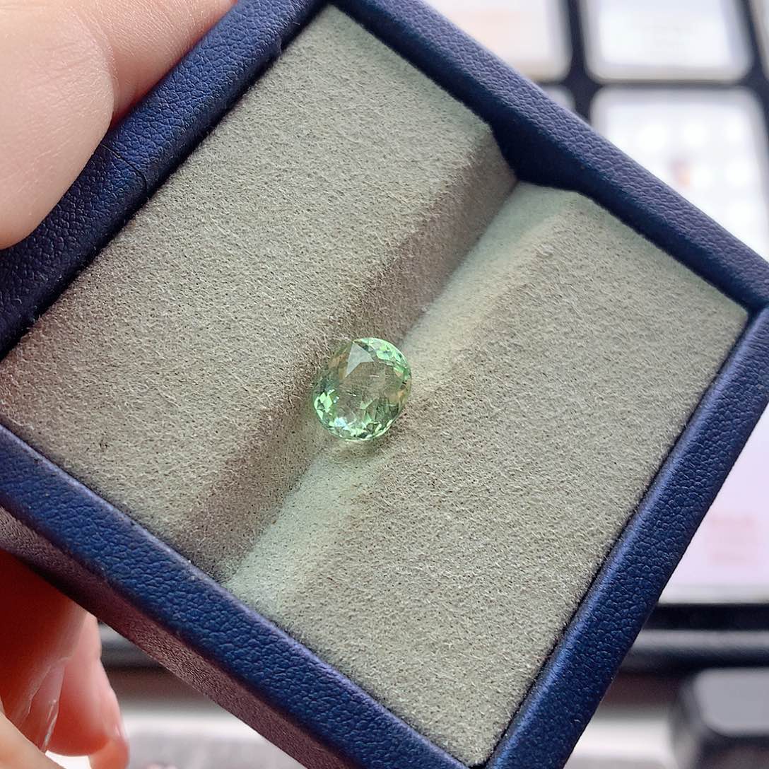 碧玺天然碧玺，裸石未镶嵌未镶嵌