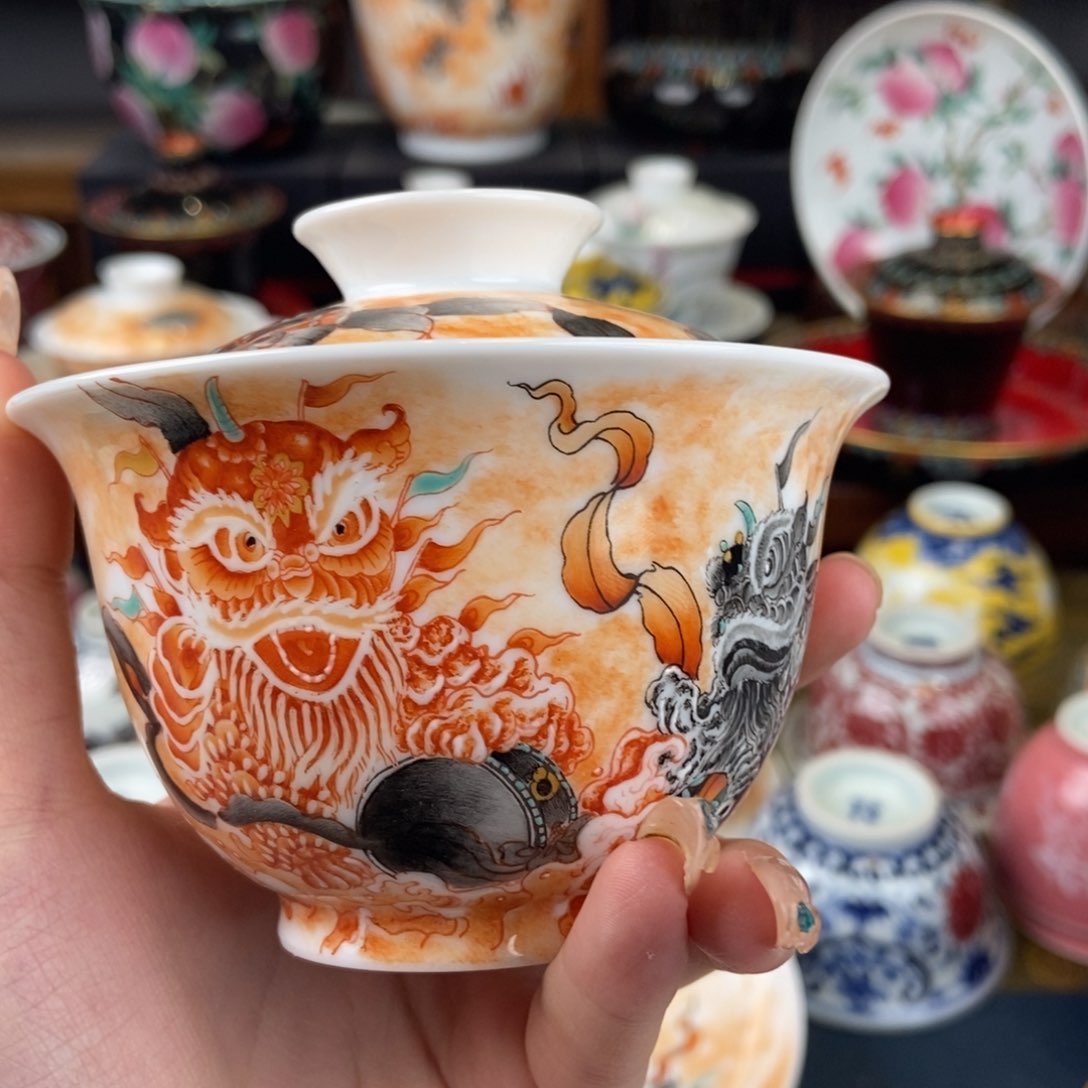 陶瓷艺术家的作品是一种