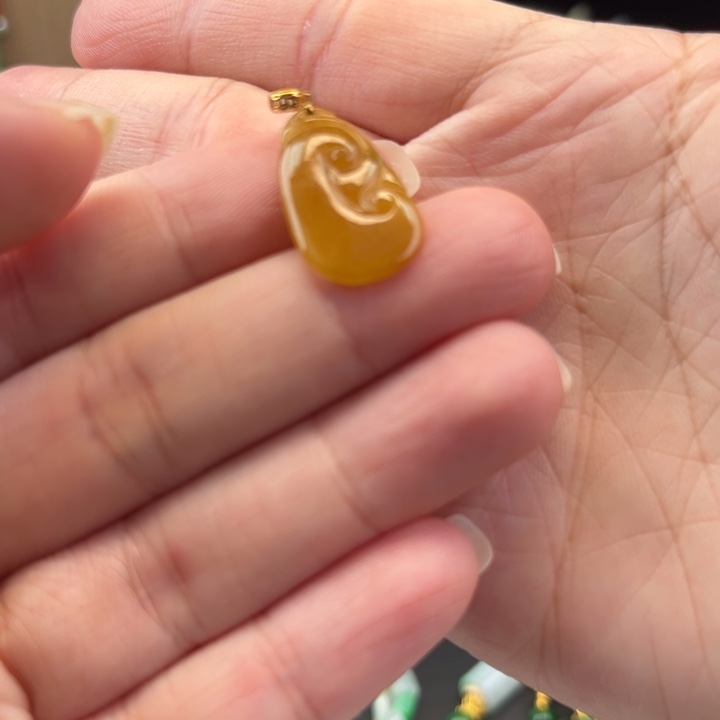 颈饰18K金镶嵌翡翠缅甸翡翠