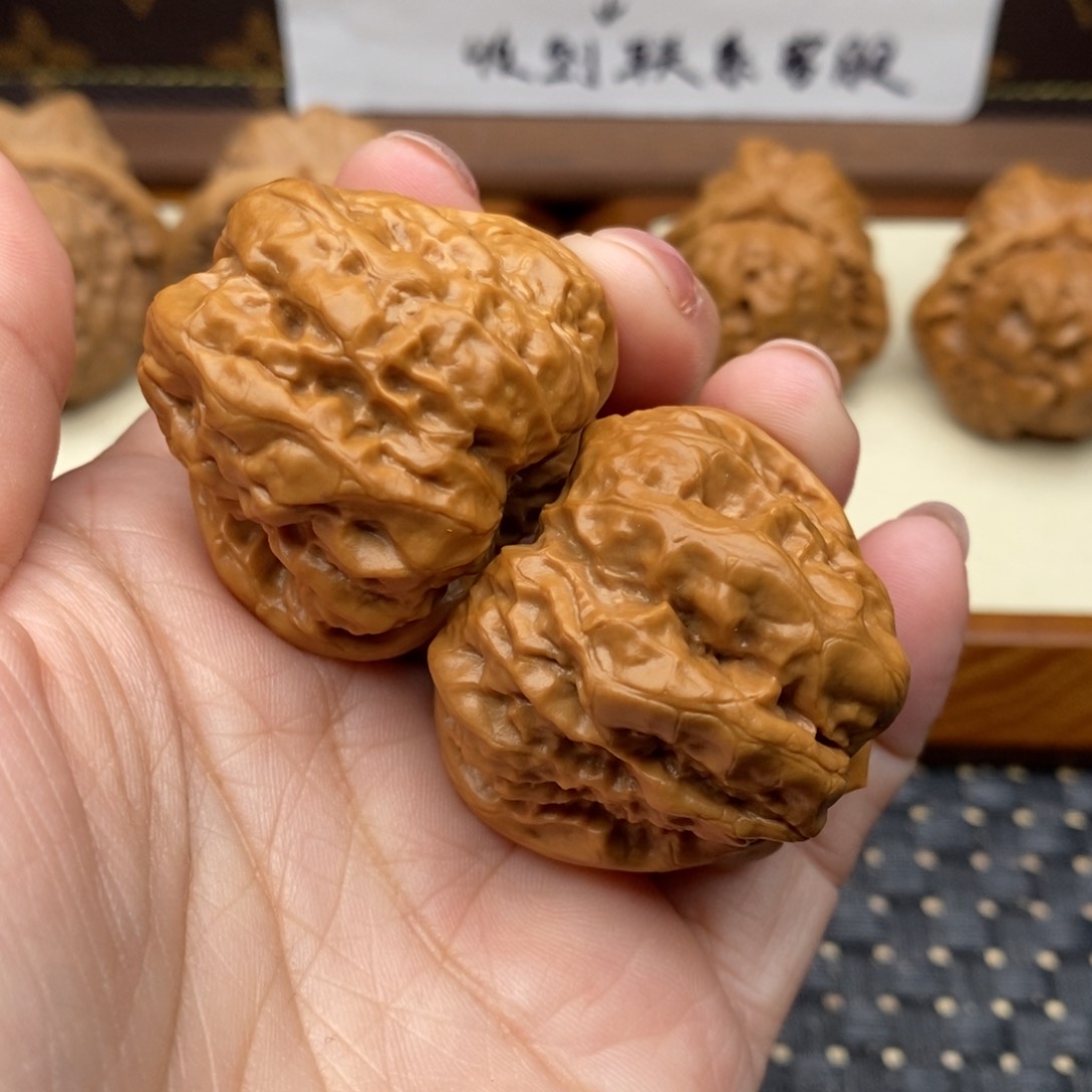 文玩核桃把件边38左右三角蛙