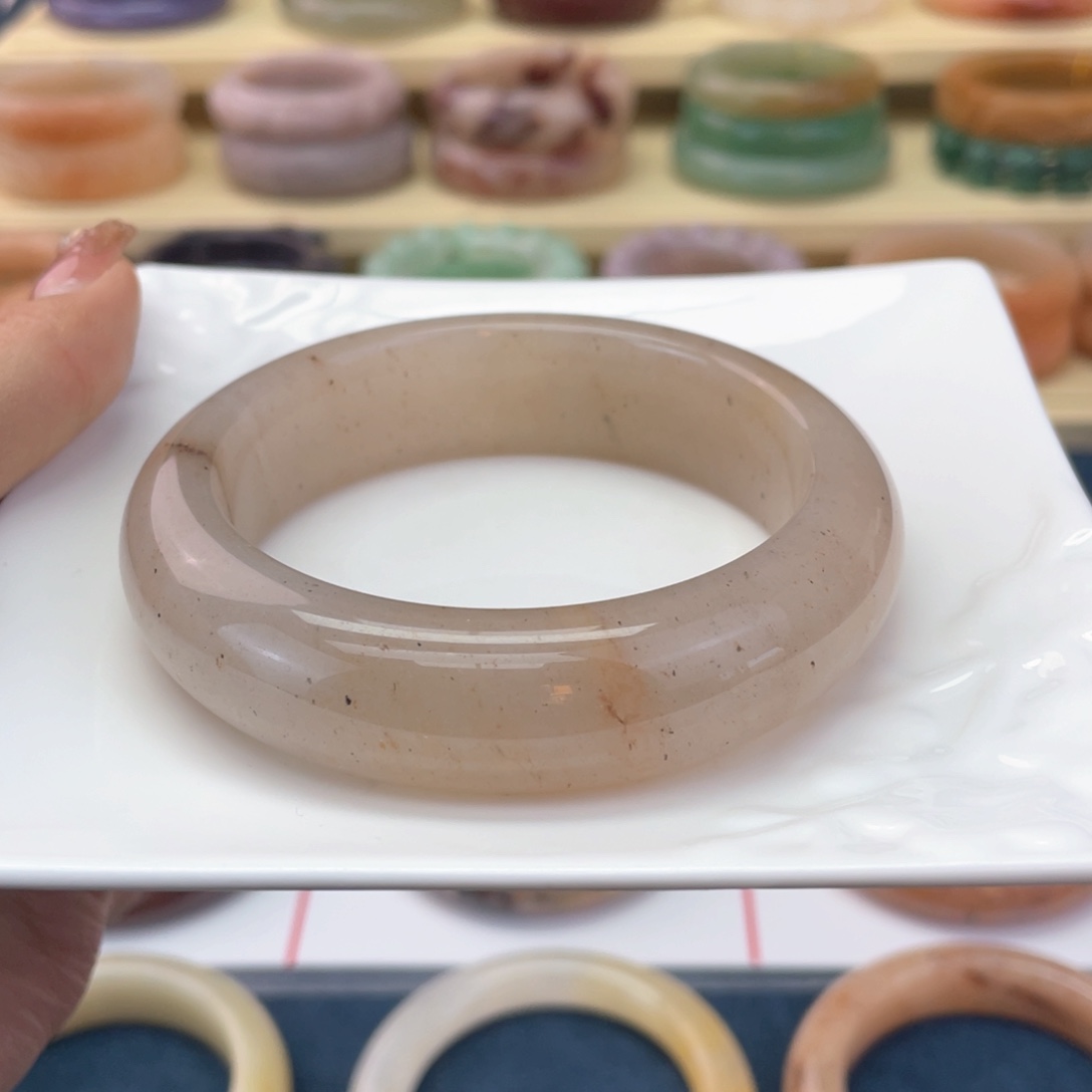 石英质玉未镶嵌手镯62