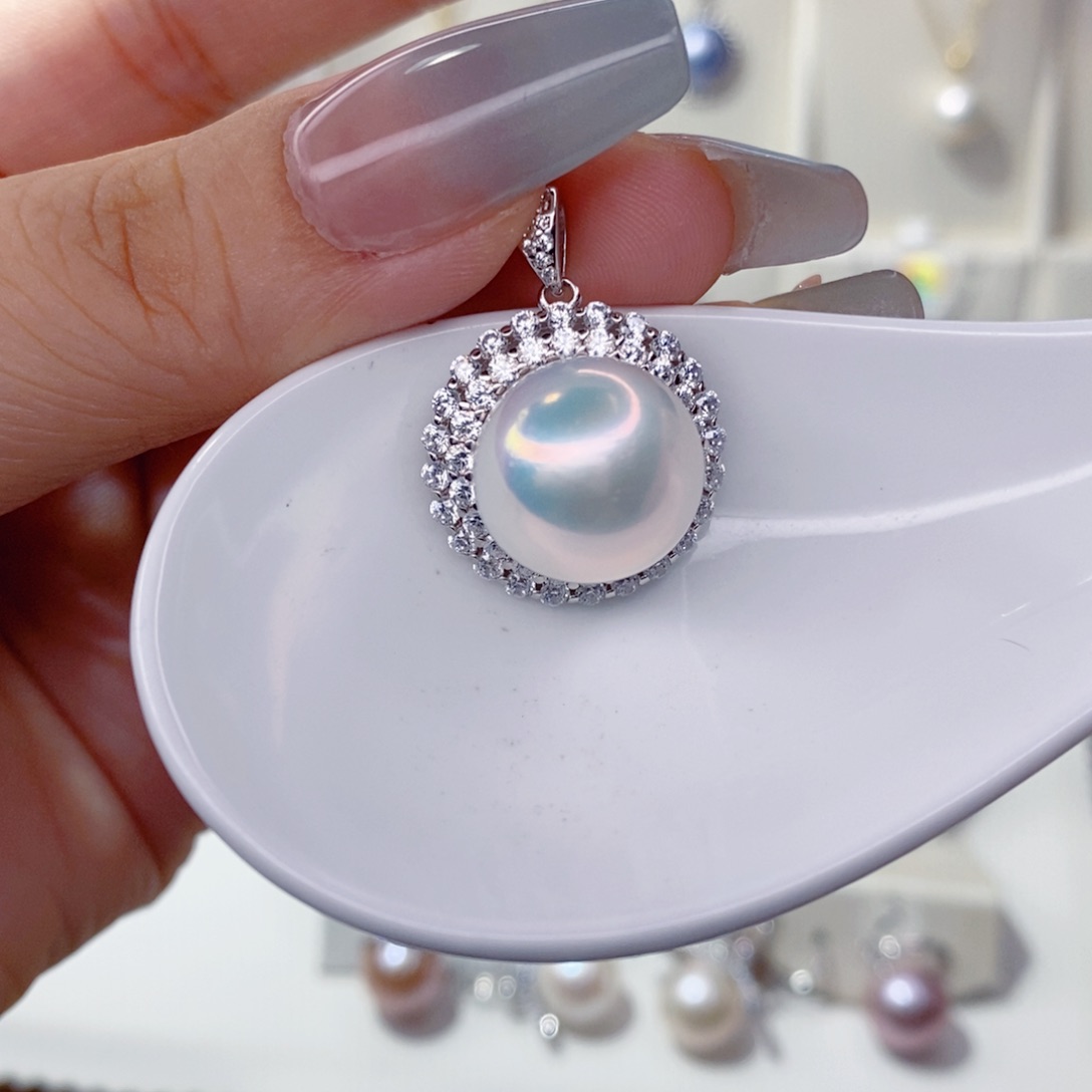 淡水珍珠银S925镶嵌吊坠(赠链)嘟**?