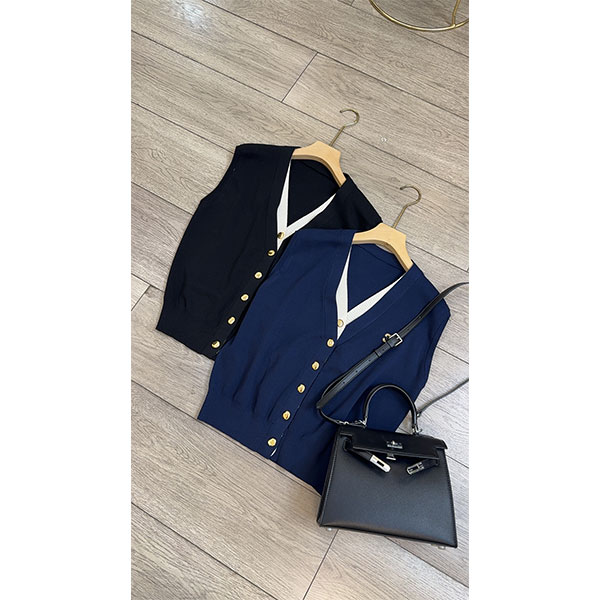 夏款胸前字母刺绣图案领口双层假两件设计一排扣冰丝上衣 38109