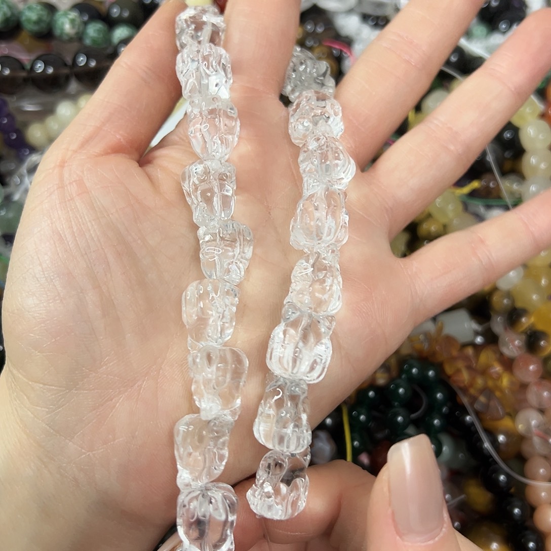 玛瑙/玉髓未镶嵌珠宝半成品，压电白水晶九尾狐20颗