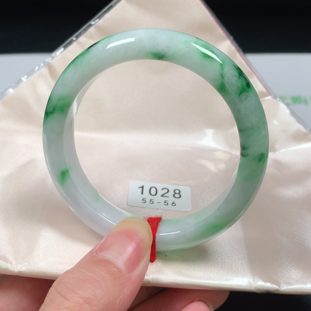 翡翠手镯未镶嵌编号1028