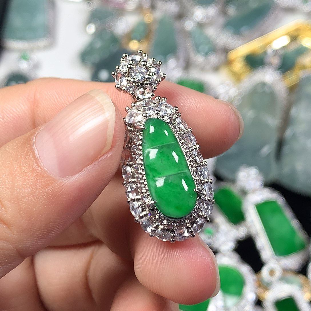 翡翠未镶嵌吊坠(不含链)