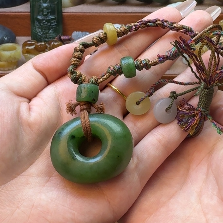 碩***O和田玉未镶嵌颈饰