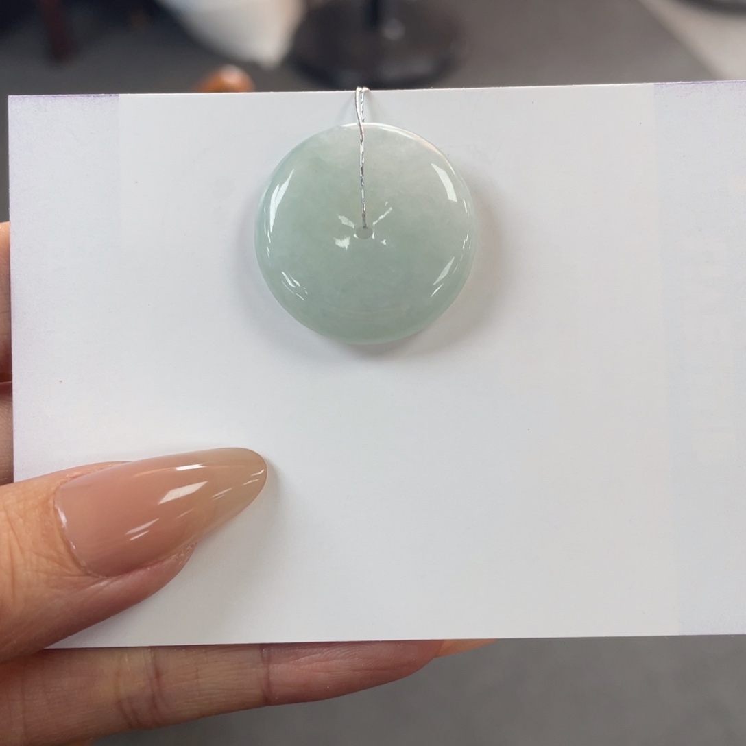 翡翠颈饰未镶嵌平安扣