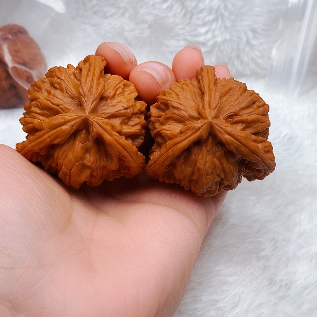 ****樂文玩核桃吊坠三棱