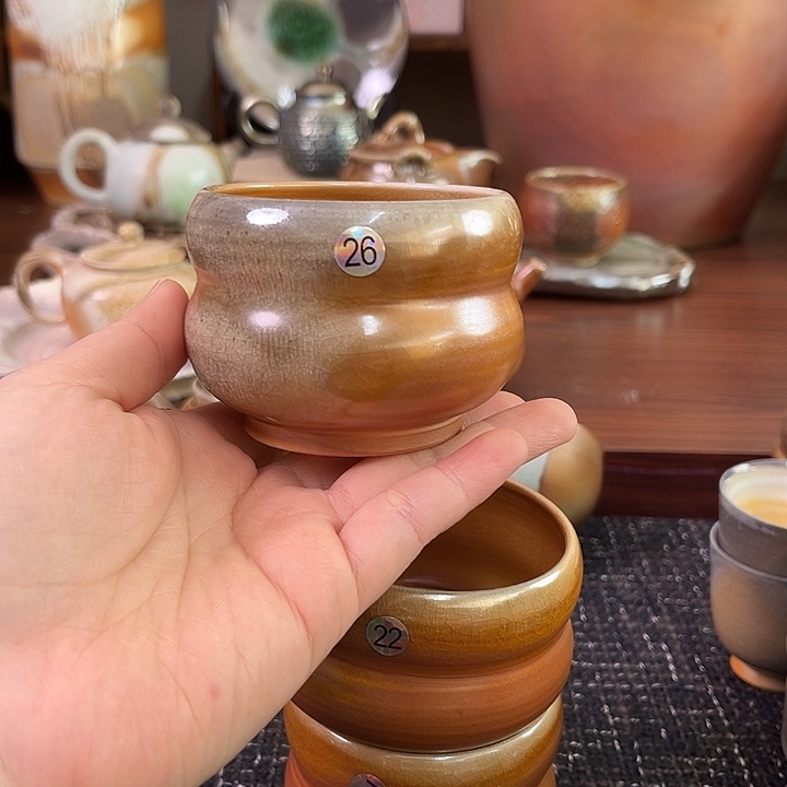 一***。柴烧中白泥葫芦杯