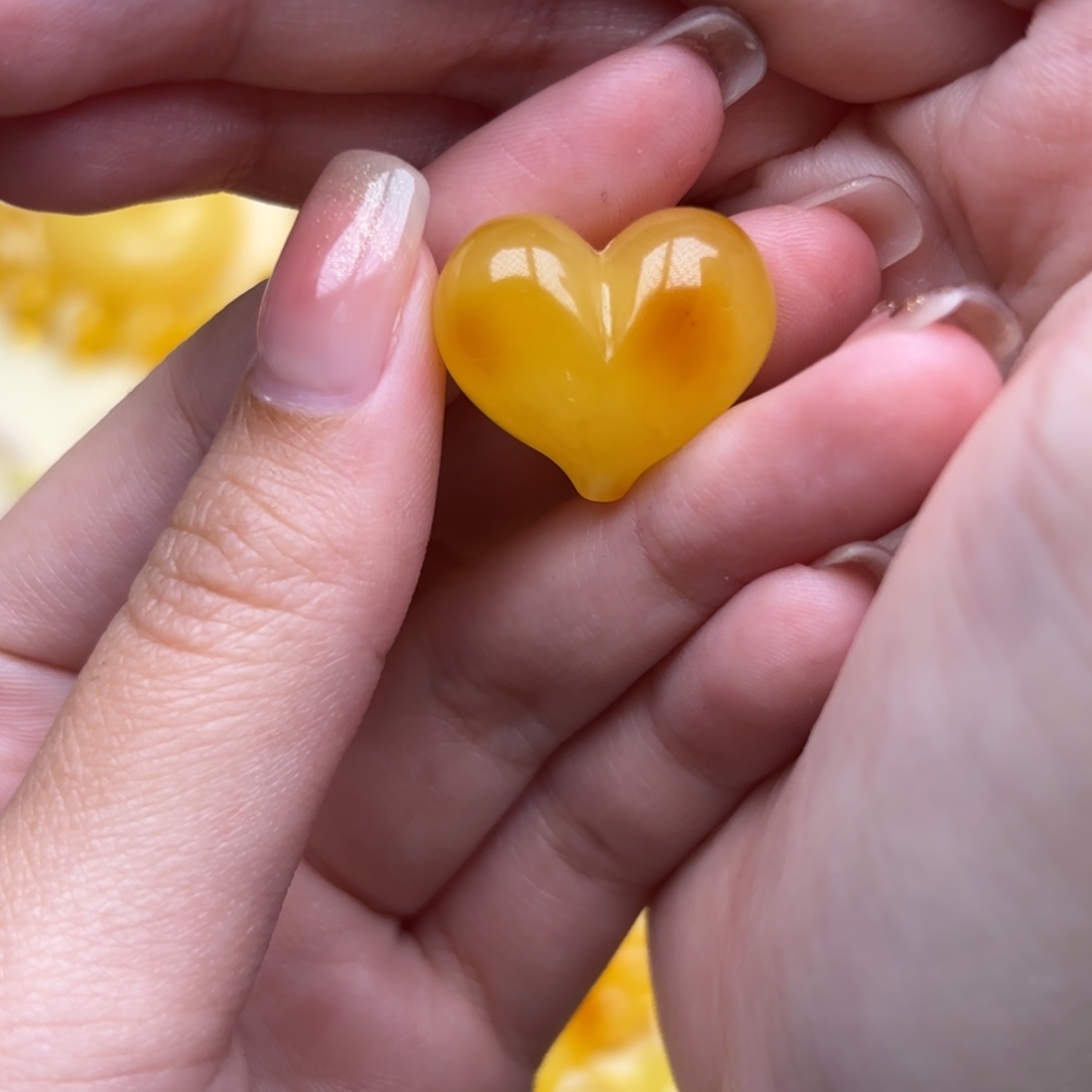 琥珀未镶嵌裸石6号特价漏微微粉焦皮屁桃