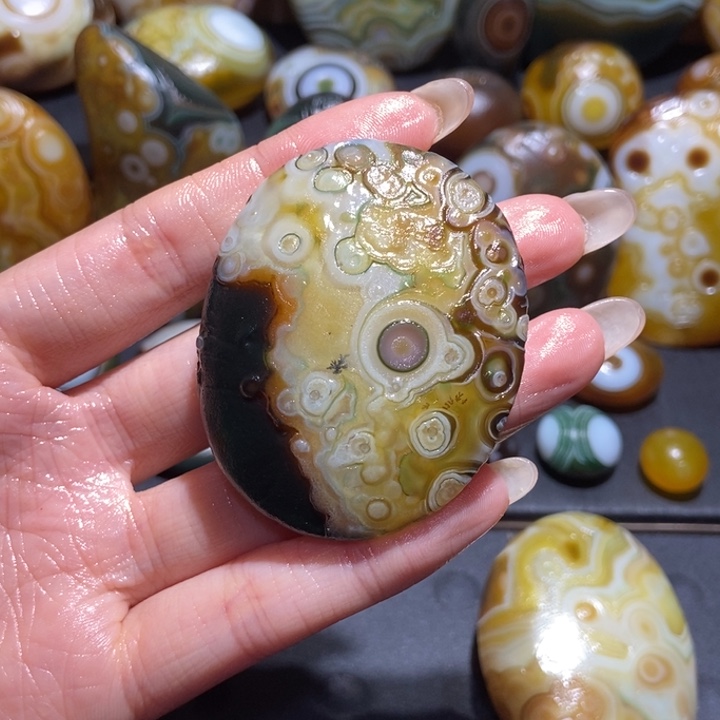 【闪购商品】未镶嵌玛瑙/玉髓珠宝奇石u