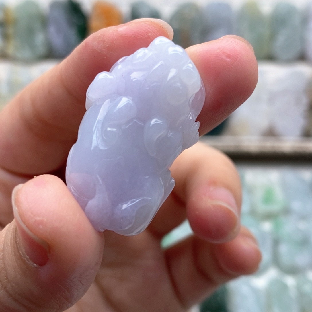 翡翠吊坠(赠链)未镶嵌