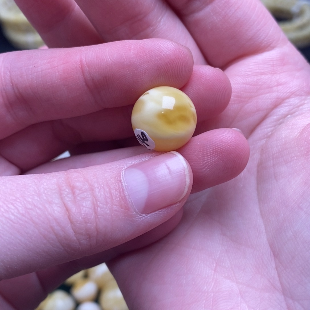 人***豆蜜蜡未镶嵌珠宝奇石