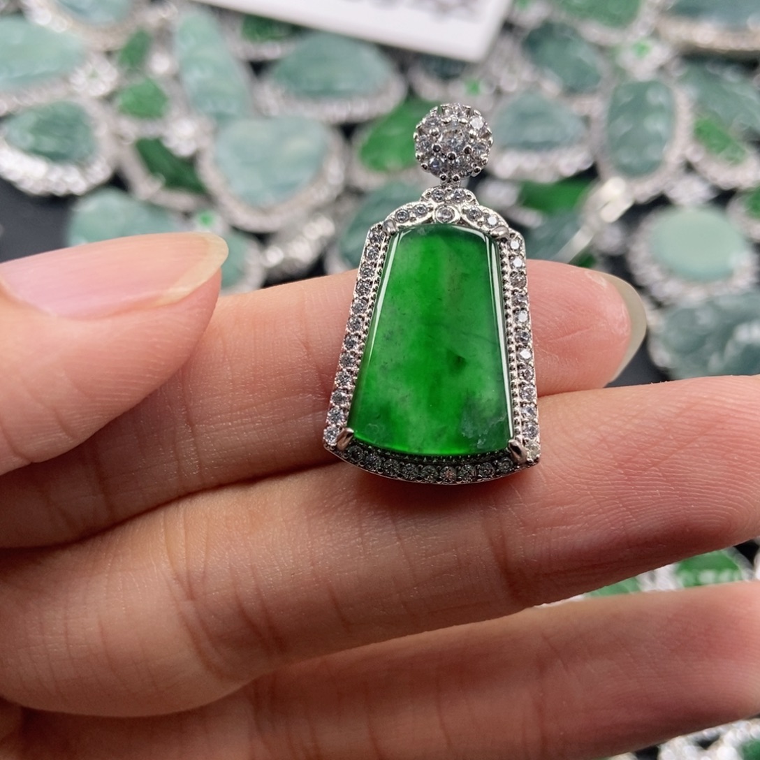 翡翠未镶嵌吊坠(不含链)