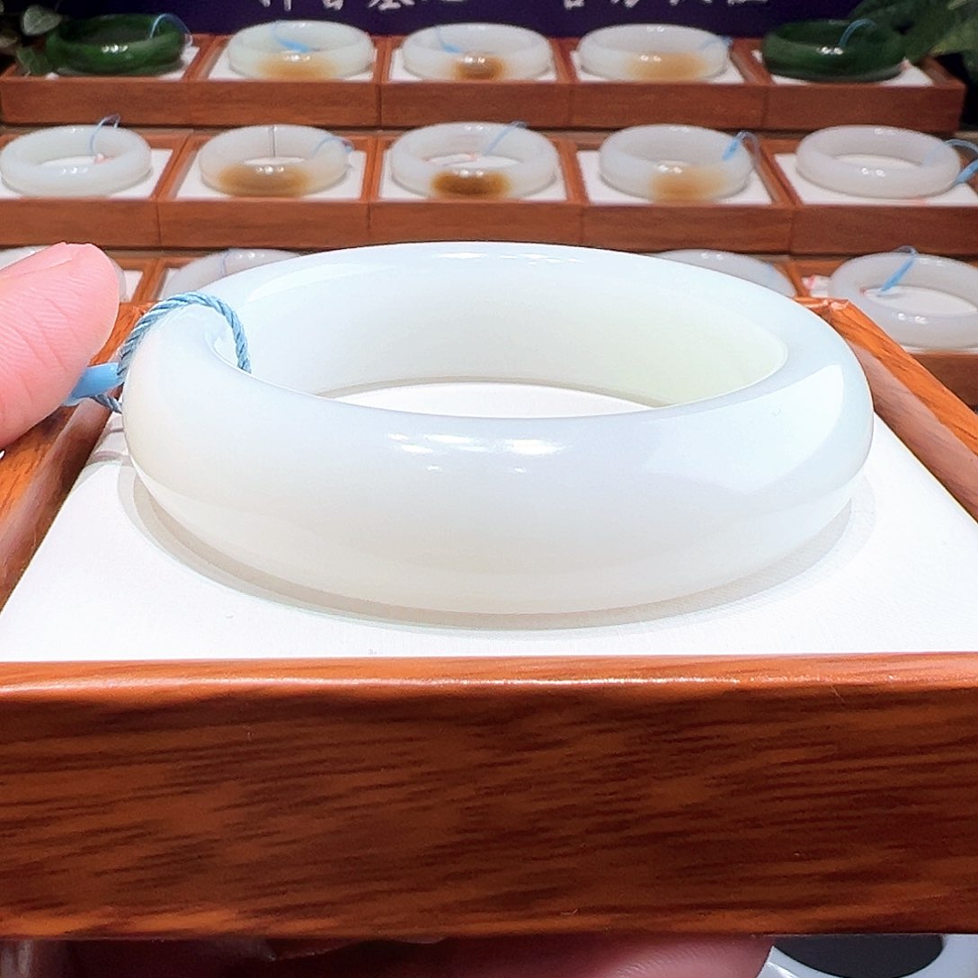 和田玉手镯53.54未镶嵌